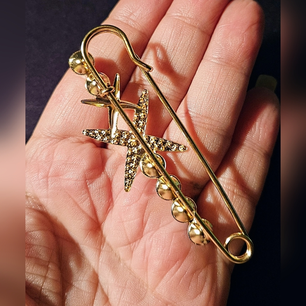 Safety Pin Design Collection - Picture 7 of 12